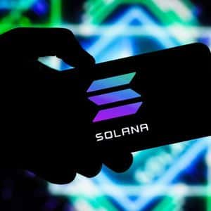 Solana Spot ETF’s Review Stuck In Limbo? US Government Shutdown Puts Progress On Hold