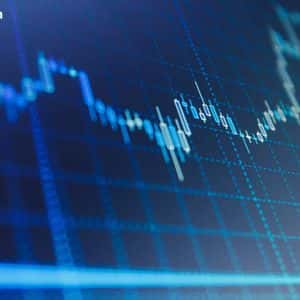 Under Pressure: XRP Price Dances Between Breakout and Breakdown