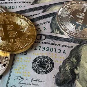 Analyst Insights: Bitcoin Could Drop More as Dollar Rebound Tightens Global Liquidity