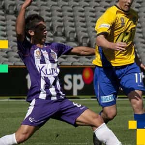 Bitcoin Again Runs Into 2017-21 Trendline, SOL Flashes 'Shooting Star' Warning