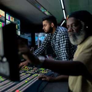 Bitcoin Bid, XRP Retakes 200-Day Average as Fed Rate Cut Looms; 'Mag 7' Earnings, Trump-Xi Summit Eyed