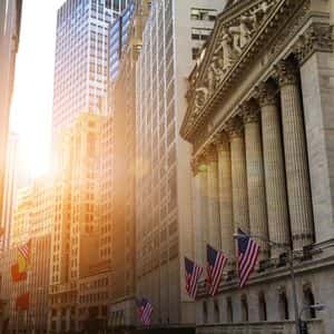 Wall Street returns to green as earnings push persists, gold touches $4.2K