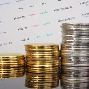 Bitcoin Grapples with Major Support, Posing New Market Challenges