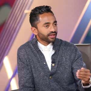 Billionaire Entrepreneur Chamath Palihapitiya Says, “Bitcoin Will Replace Gold,” Shares Price Prediction