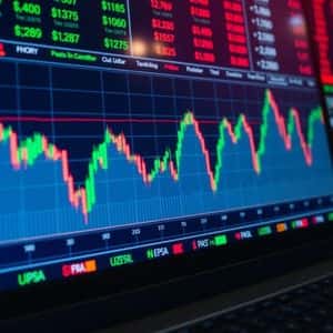 Dollar Slips Dramatically: Critical ADP Data Threatens Further Decline