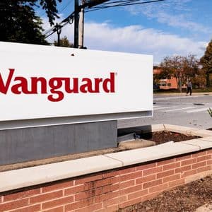 Vanguard Weighs Allowing Trading of Crypto ETFs