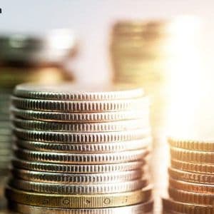 Robert Kiyosaki Predicts Hard Times for the Middle Class, Doubles Down on Bitcoin