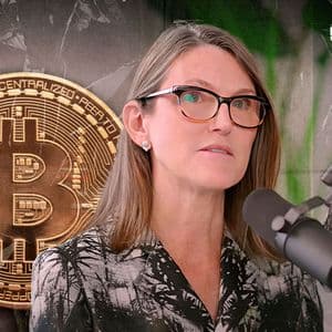 Cathie Wood Trims Bitcoin Price Target by 12% Amid Stablecoins Expansion