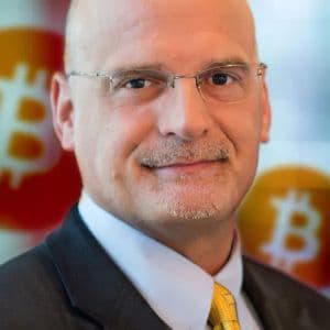 Controversial Claim from Bloomberg Senior Analyst: "Bitcoin Price Could Lose One Zero"