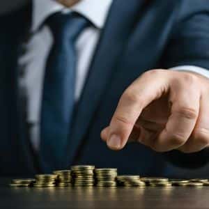 Coinbase CPO Challenges Banks’ Stablecoins Concerns, Says Narrative ‘Ignores Reality’