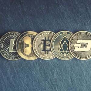 Altcoins Take the Spotlight: BNB, ASTER Lead as Bitcoin Dominance Declines