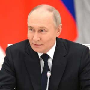 Russia's Putin rejects cautions about stagnating economy from top bankers