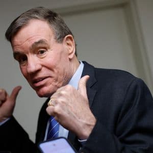 Crypto's U.S. Policy Aims May Pivot on Resistance from Democratic Senator Warner
