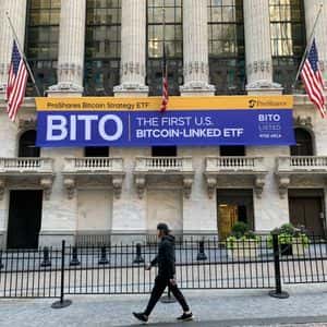 NYSE Lists Solana, Hedera, Litecoin Spot Crypto ETFs for Trading This Week