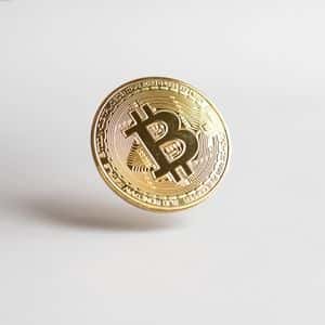 Gold and Bitcoin to coexist in central bank reserves by 2030, Deutsche Bank says