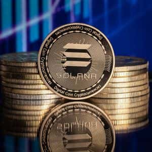 Solana Slips As Heavy Outflows Signal Deeper Sell Pressure (Technical Analysis)