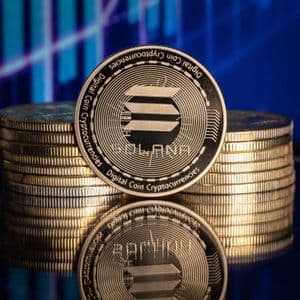 Solana Slips As Heavy Outflows Signal Deeper Sell Pressure (Technical Analysis)