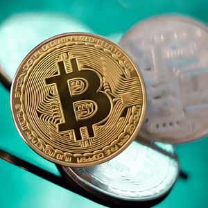 Bitcoin Powers Ahead While Economic Concerns Loom