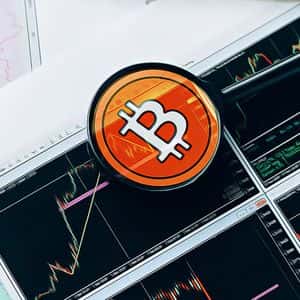 Bitcoin ETFs Attract Record-Breaking Inflows for Q4